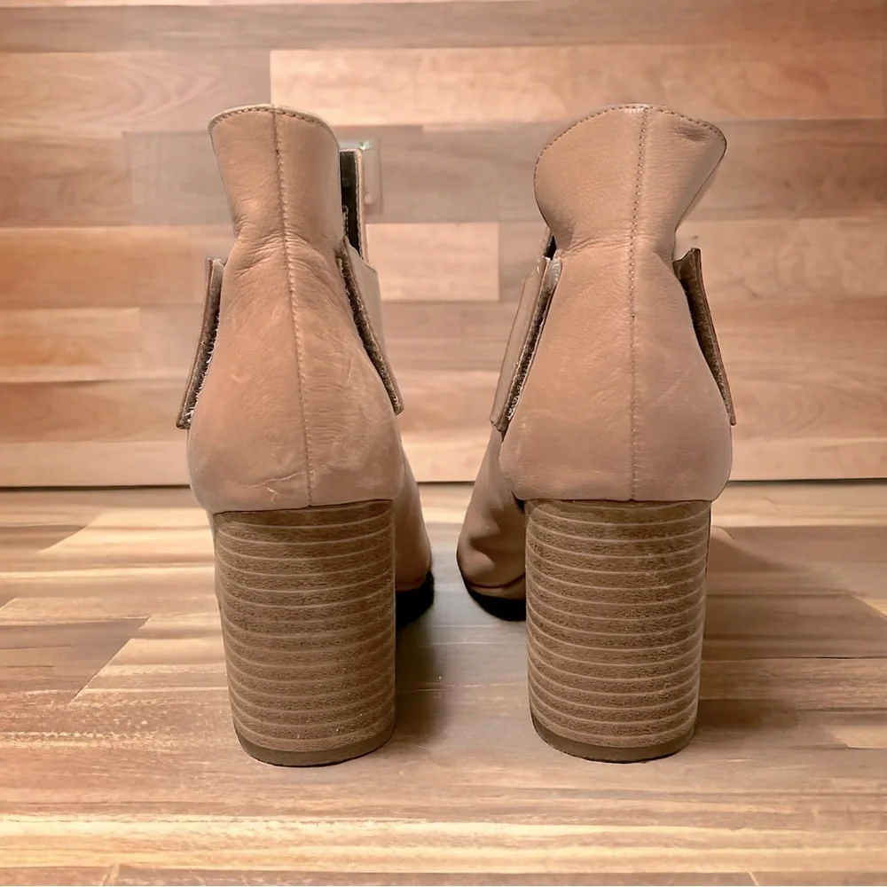 Aerosoles High Fashion Ankle Booties - size 8.5‎